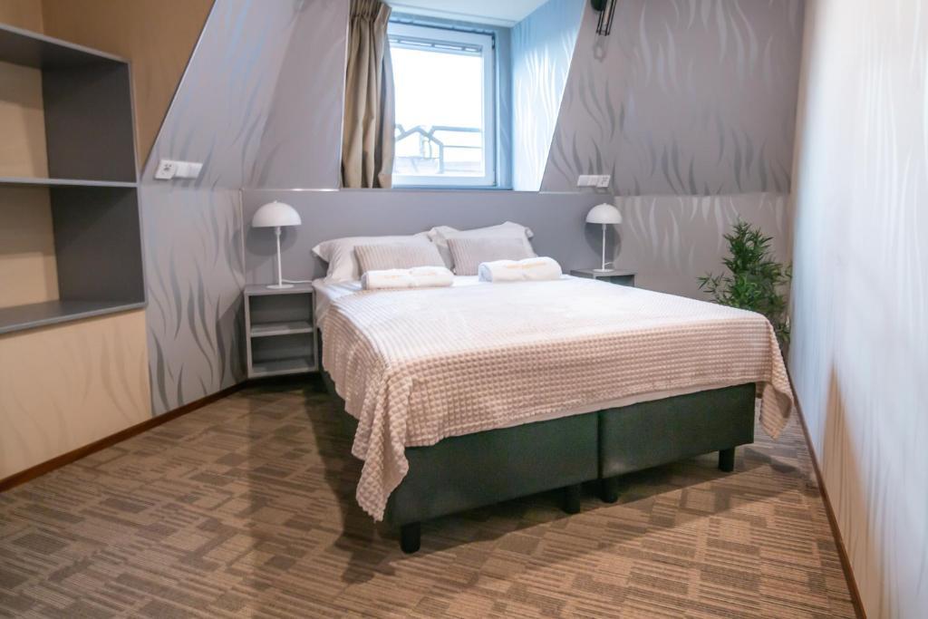 Golden Zaan Hotel