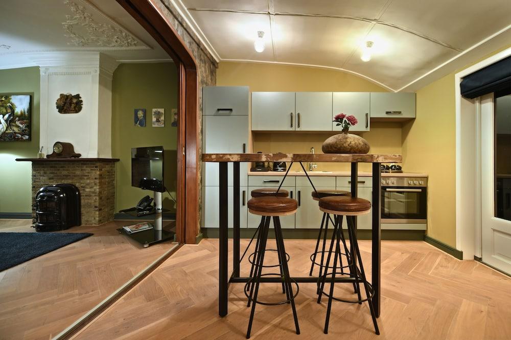 Hotel Suites Wilma J