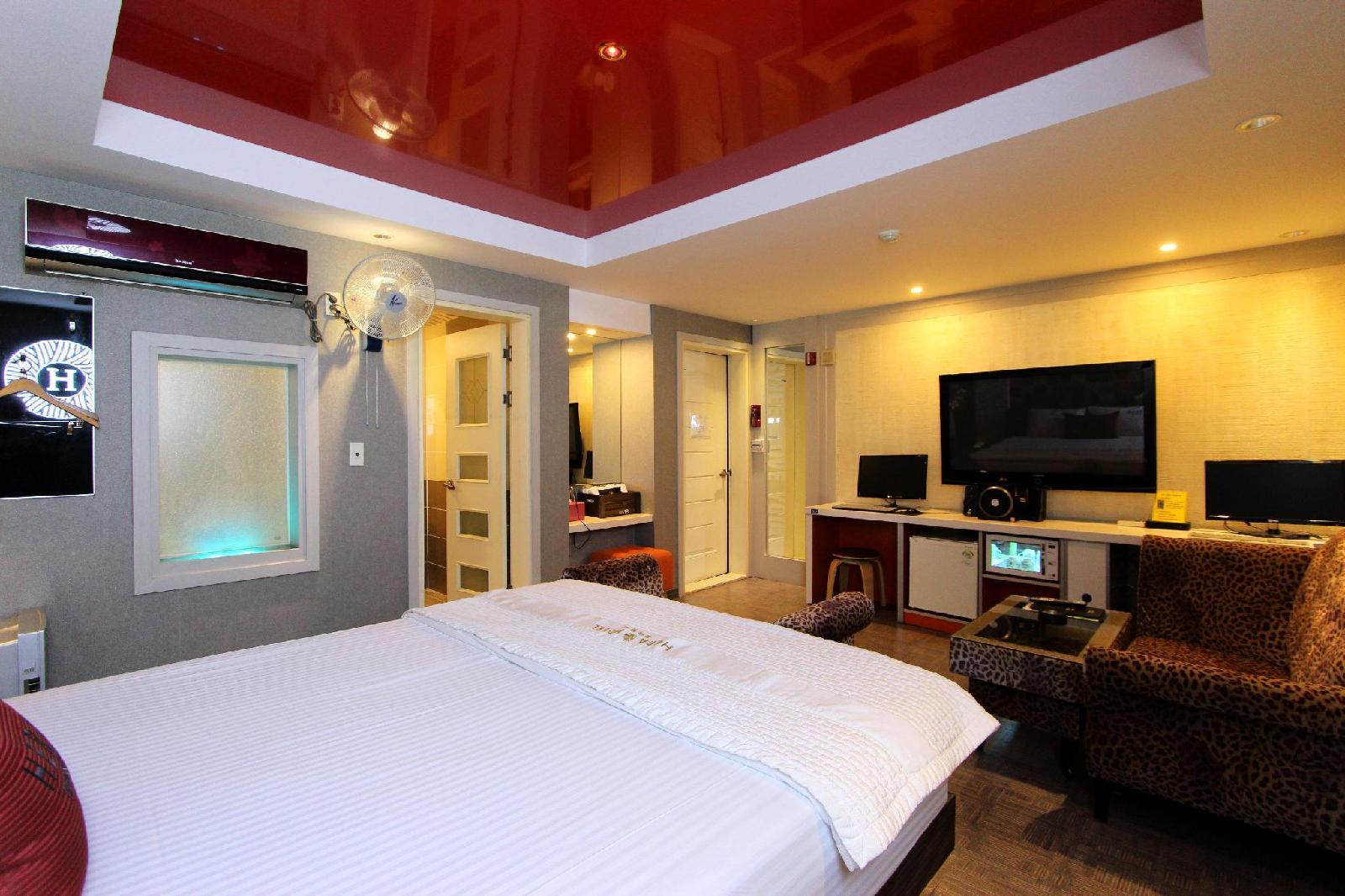 Hera Hotel