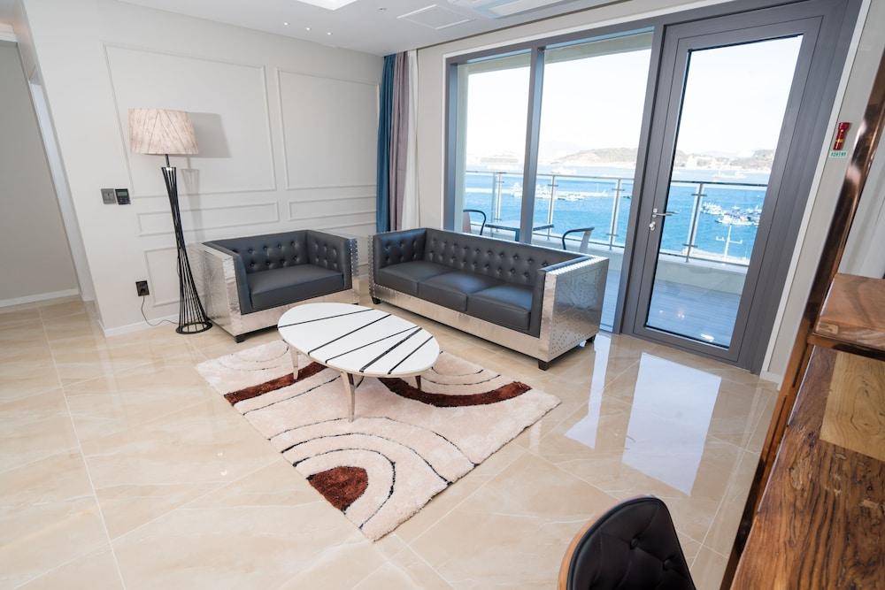 Blanc Hotel