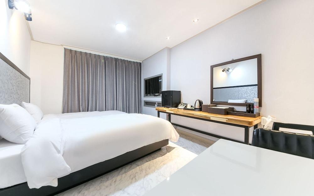 Hotel Encore