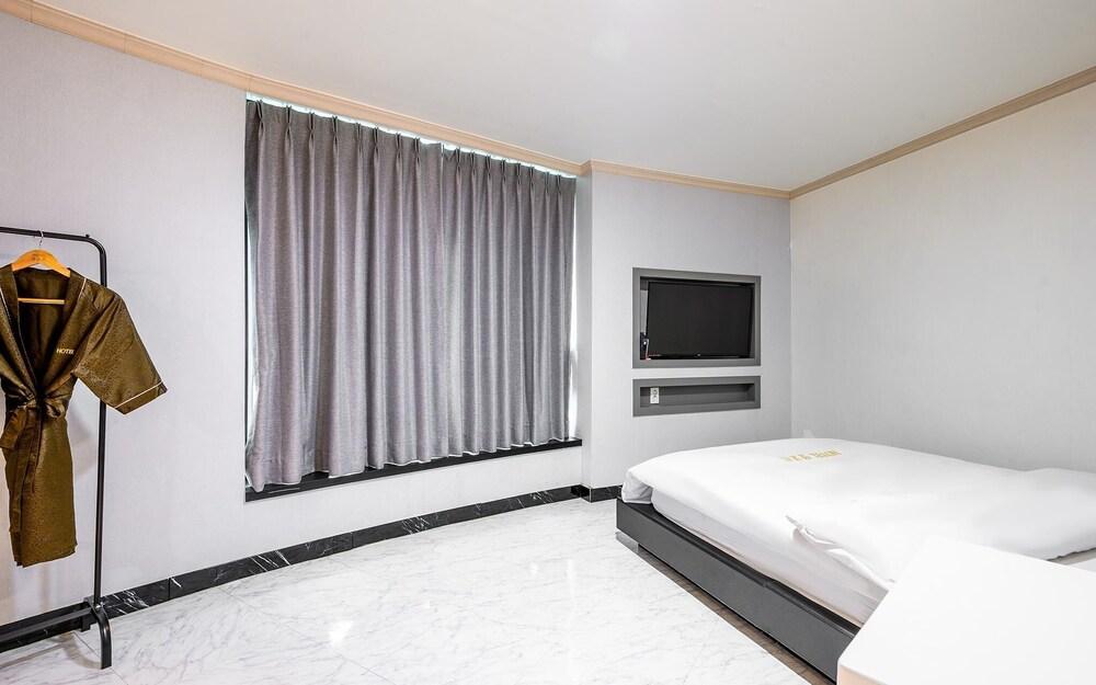 Hotel Encore