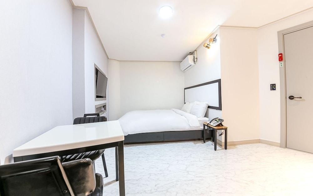 Hotel Encore