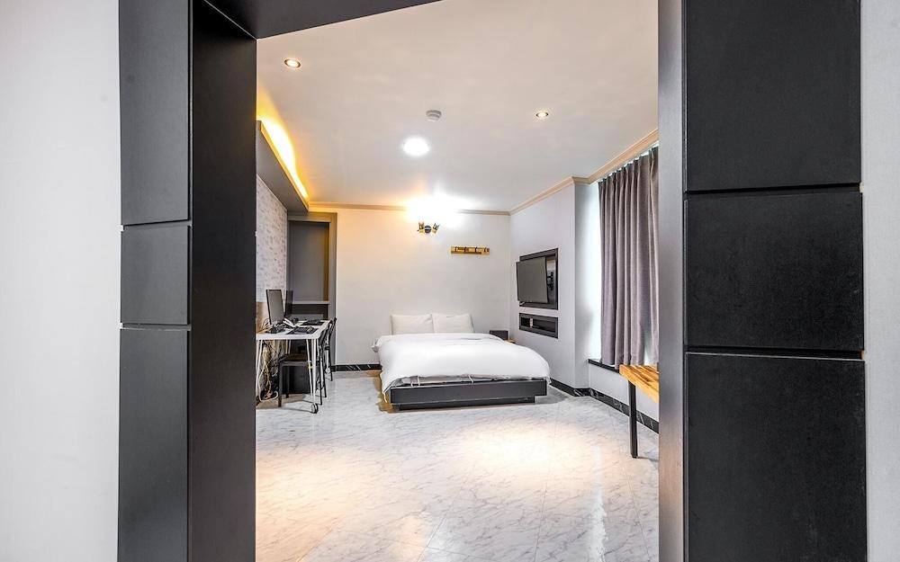 Hotel Encore