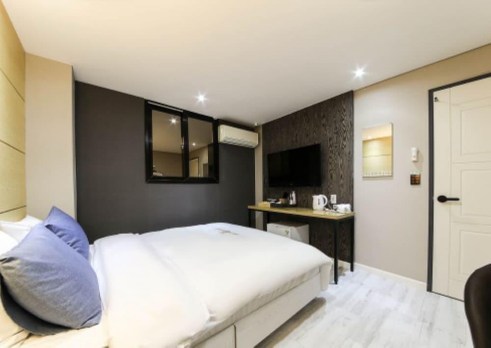 Shilla E Stay Motel