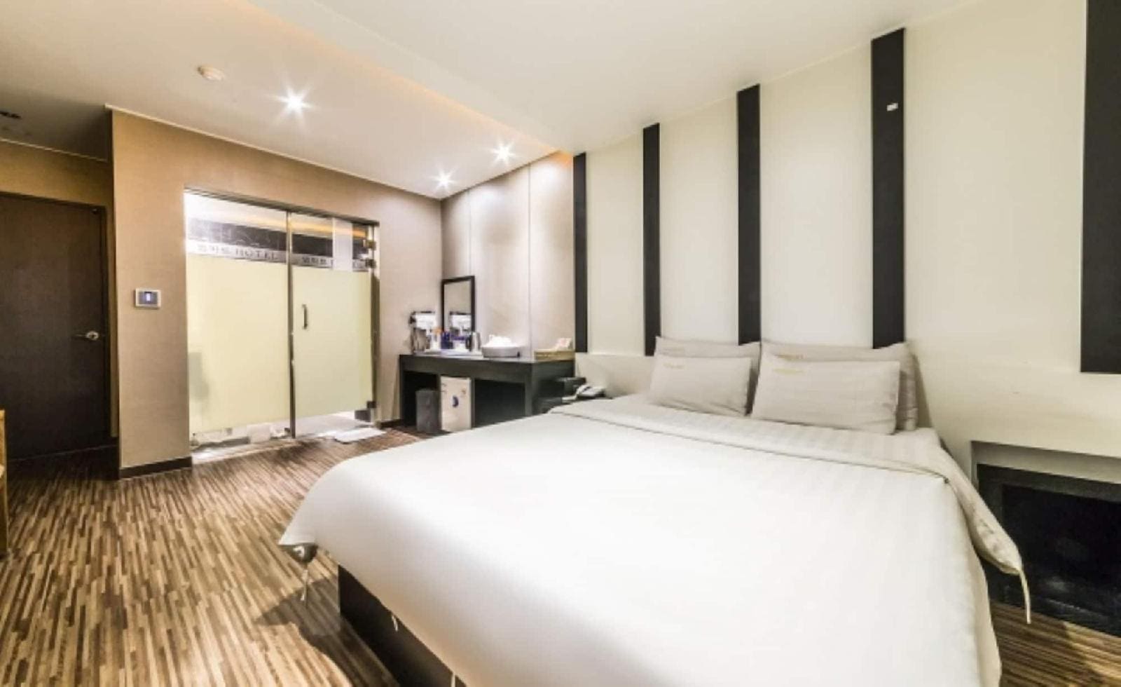 Rampart Hotel