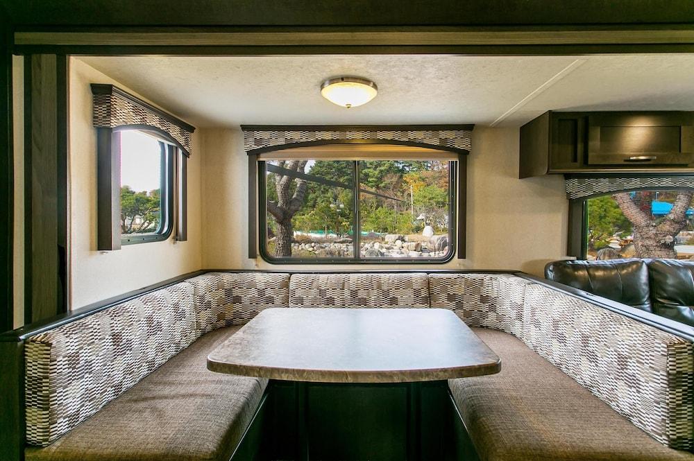Gangneung Wow Park Caravan