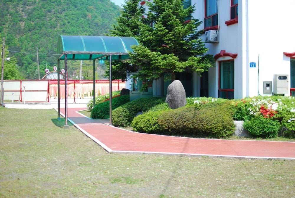 M Motel