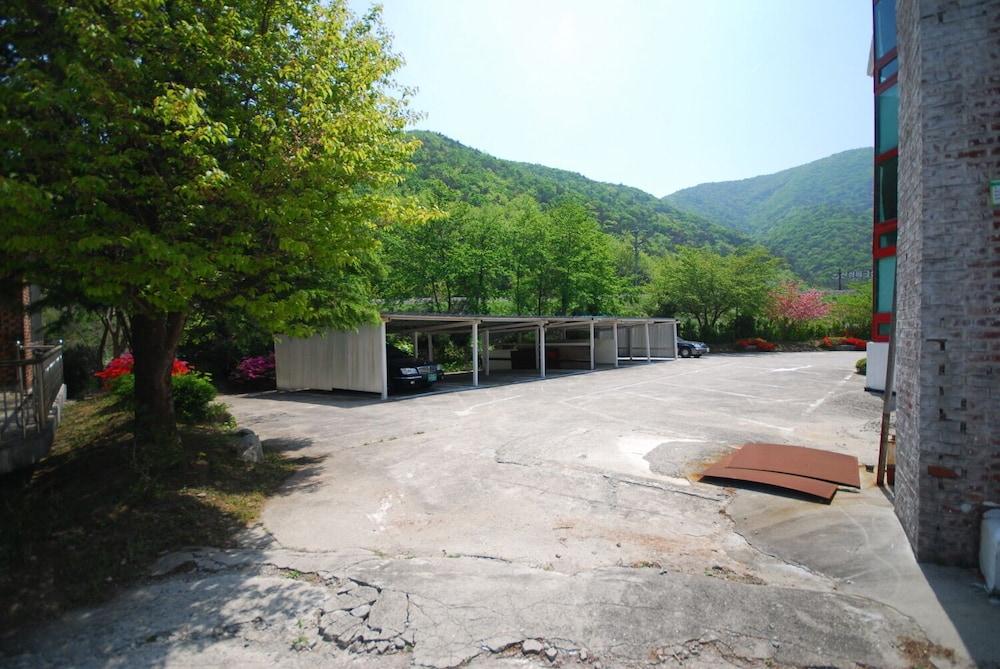 M Motel