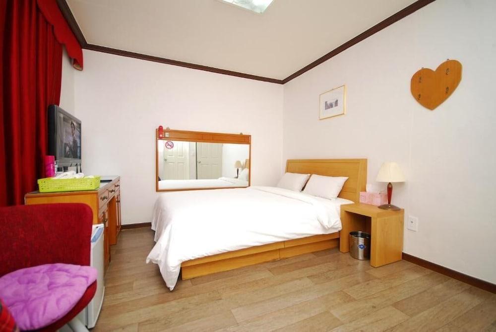 M Motel