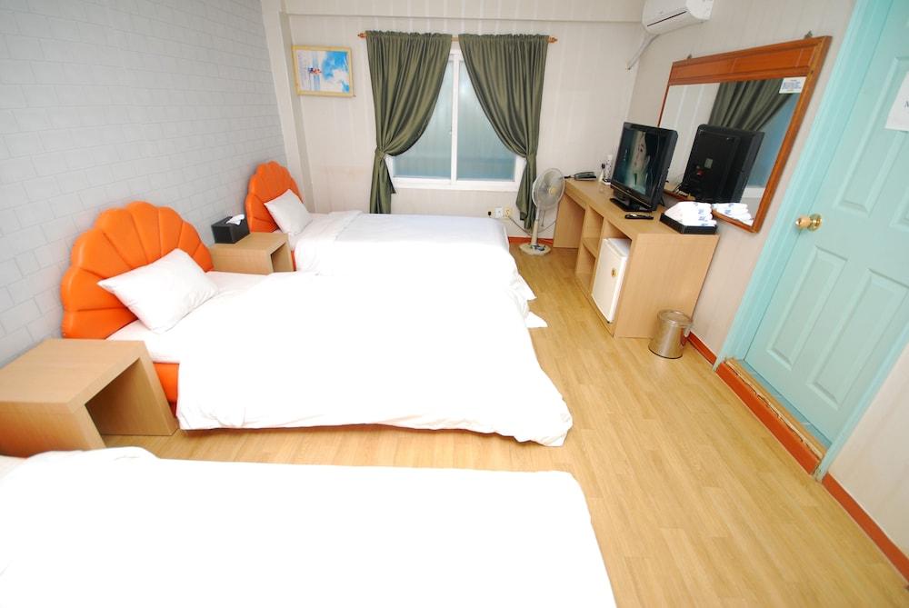 M Motel