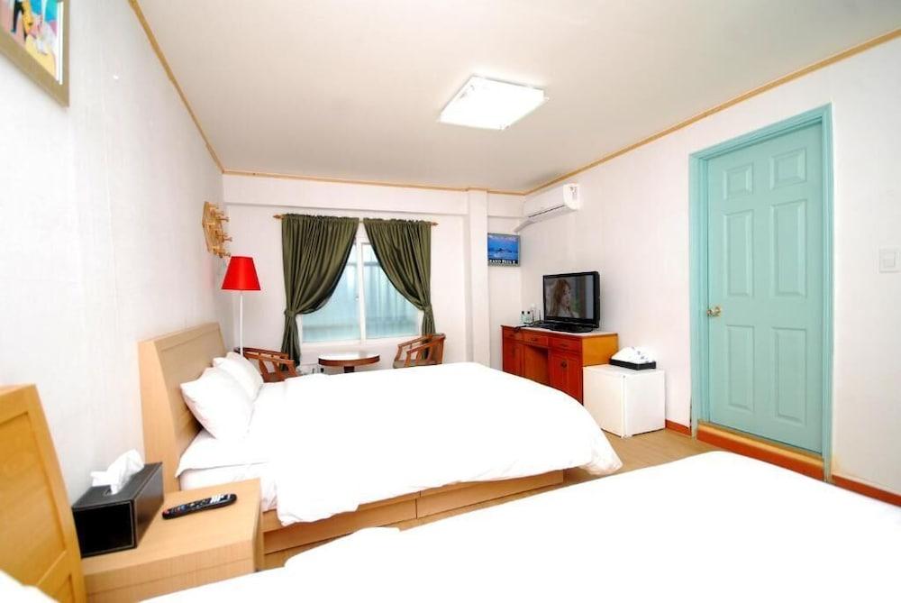 M Motel