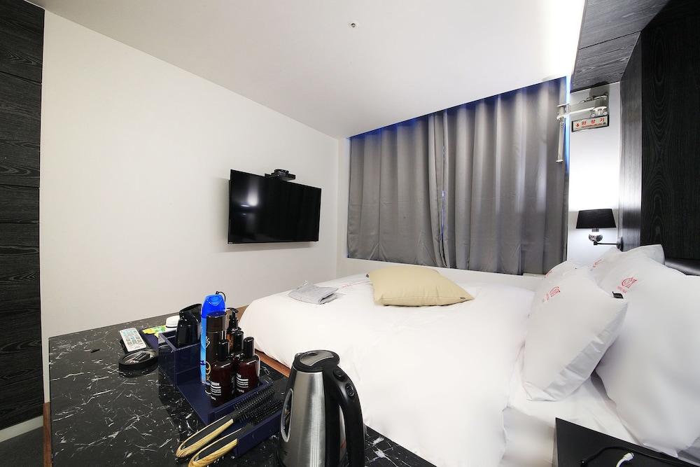 Yaja Hotel Wirye