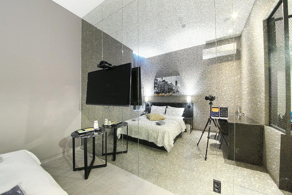 Yaja Hotel Wirye