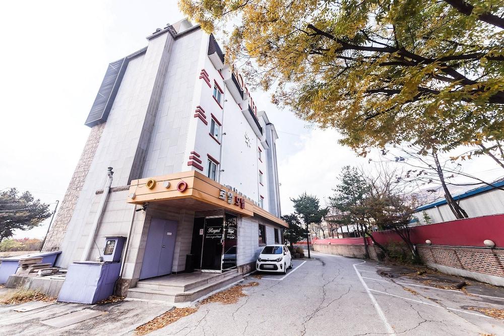 Pocheon Royal