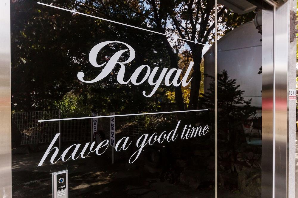 Pocheon Royal