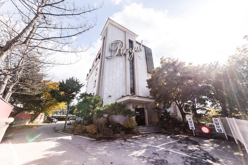 Pocheon Royal
