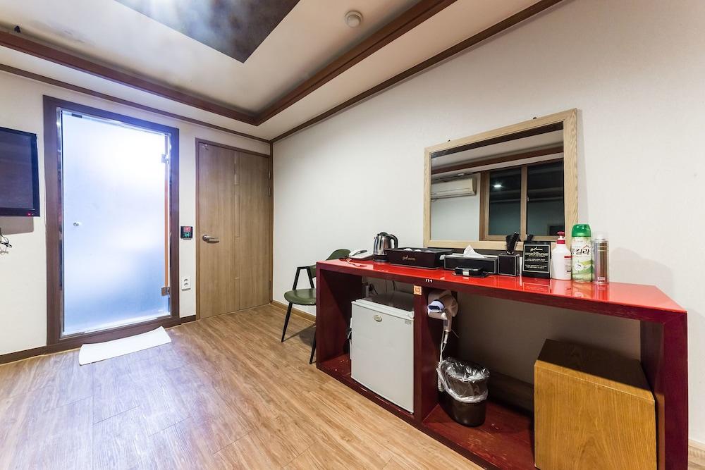 Pocheon Royal