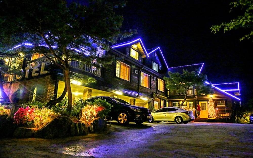 Oak Vill Pension
