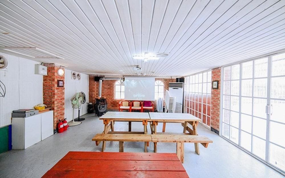 Oak Vill Pension