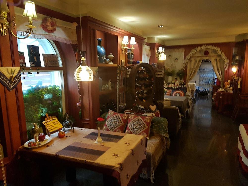Garden Hotel