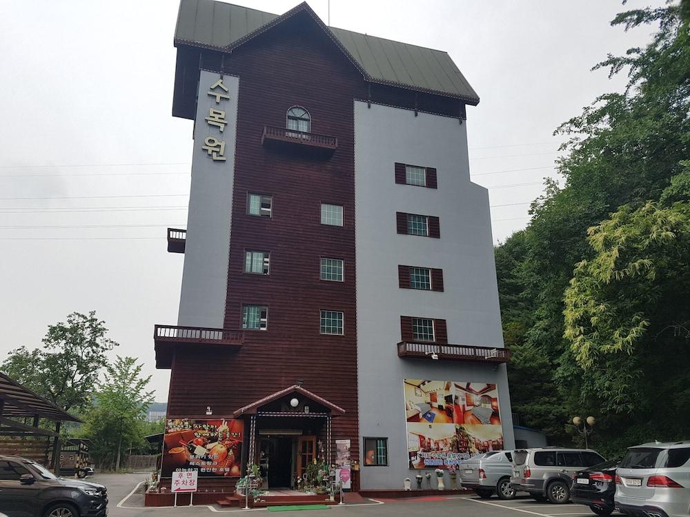Garden Hotel
