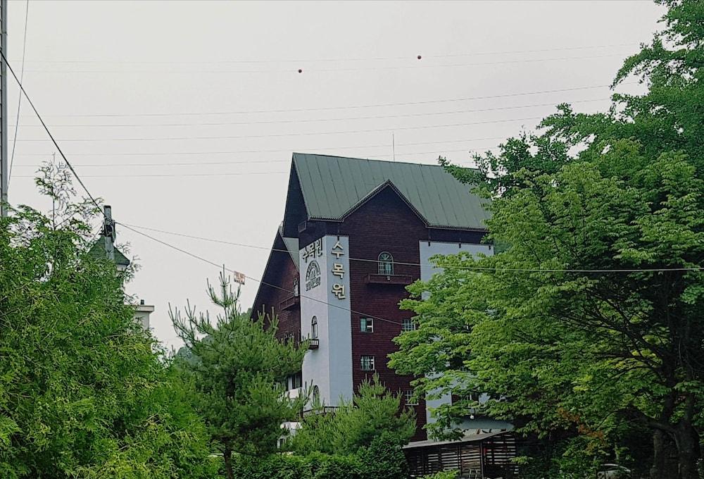 Garden Hotel