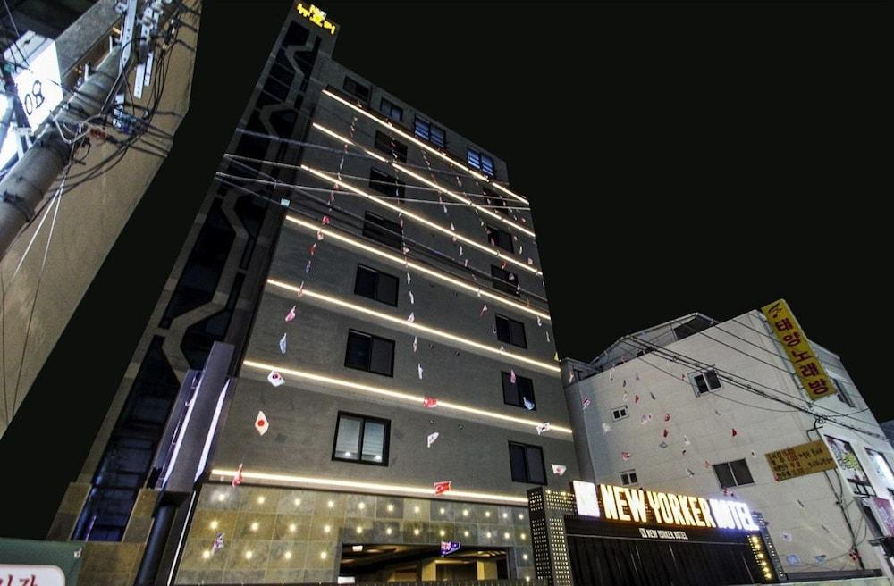 New Yorker Hotel