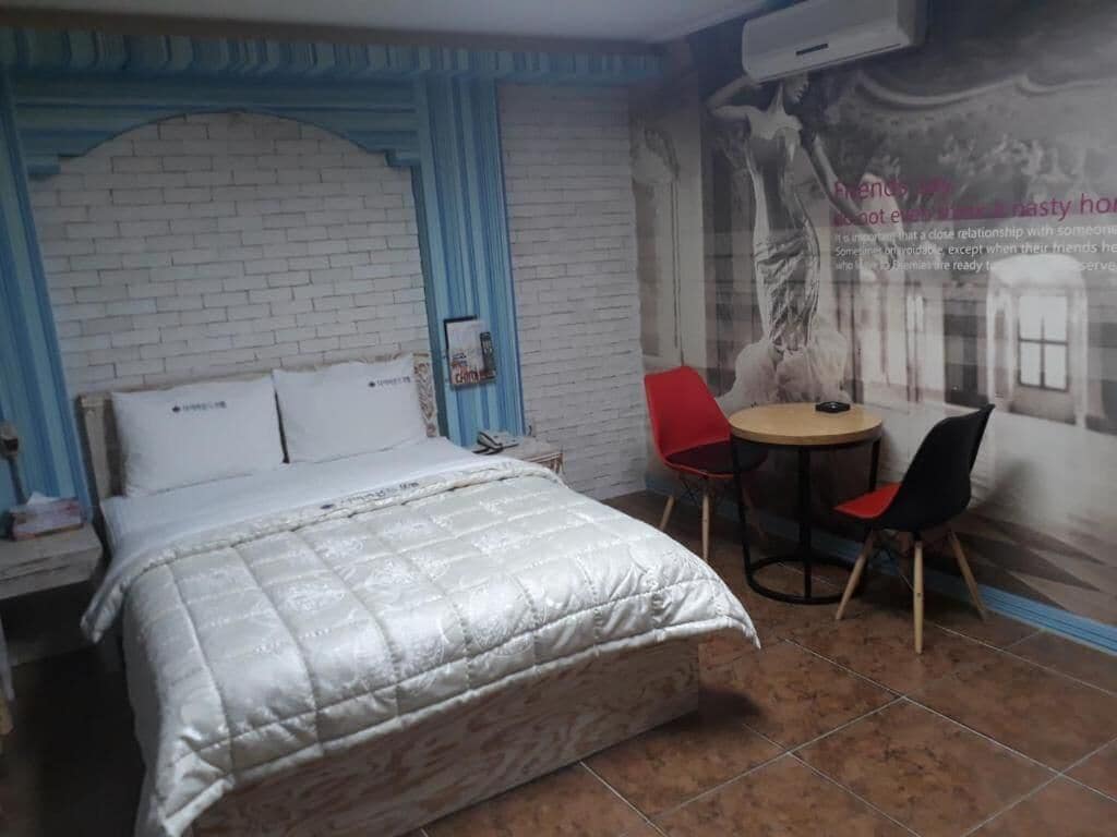 Diamond Motel