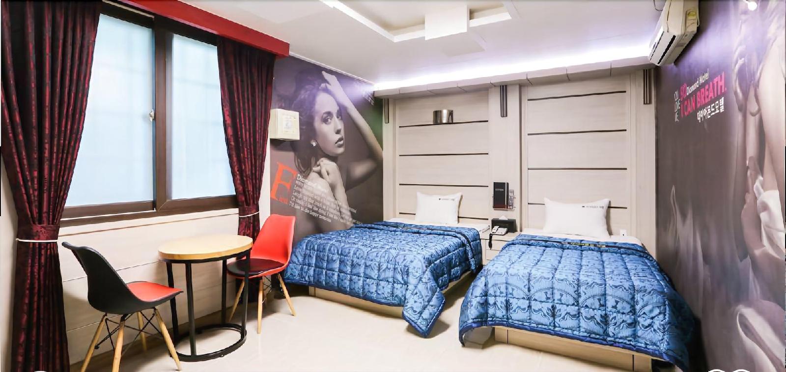 Diamond Motel