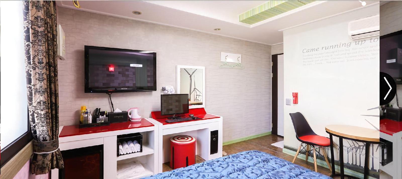 Diamond Motel