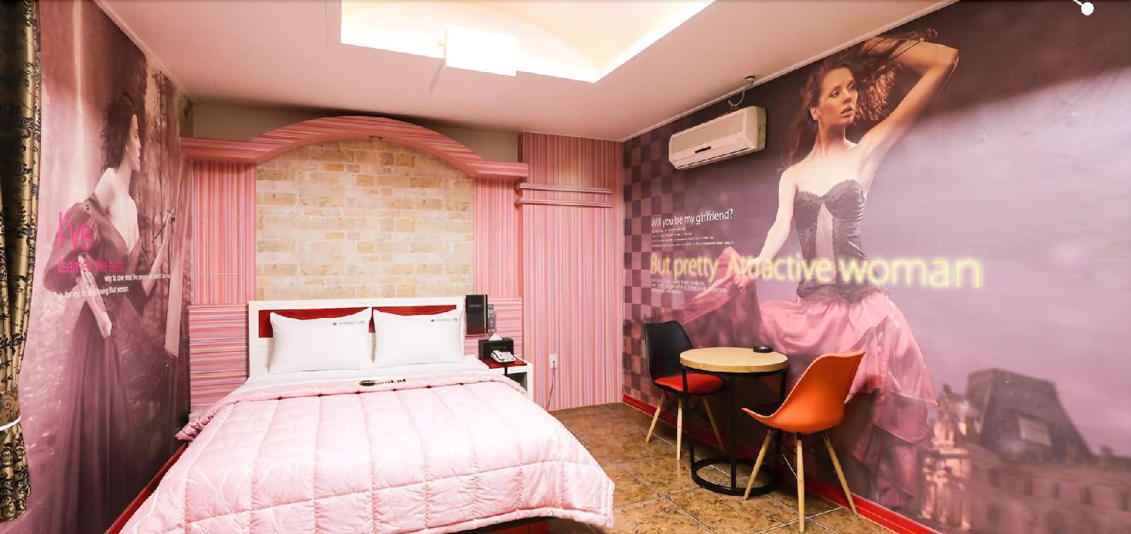 Diamond Motel