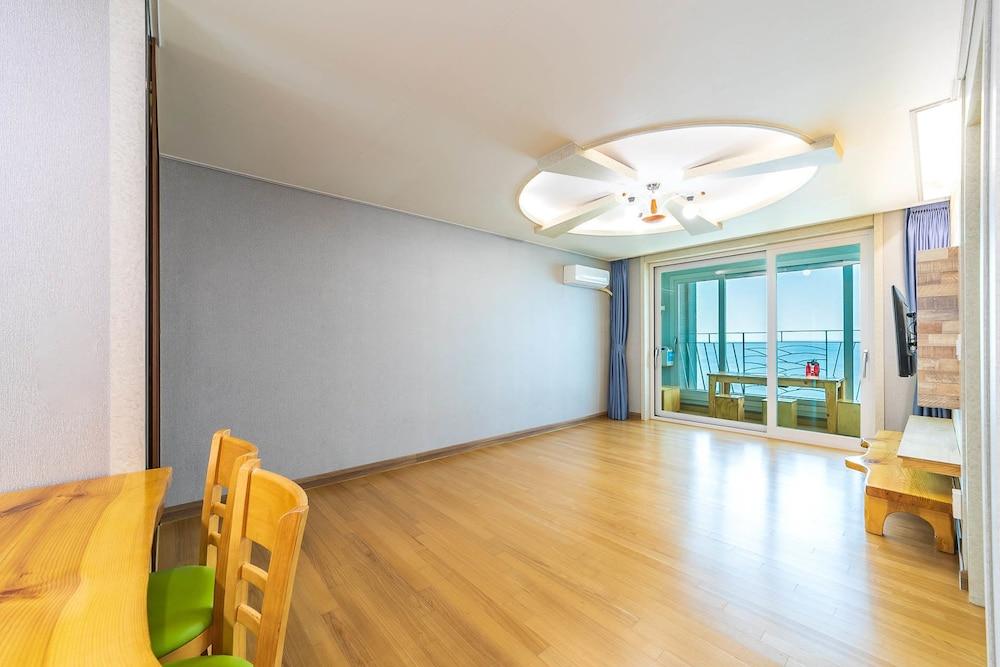 Pension Venezia In Samcheok