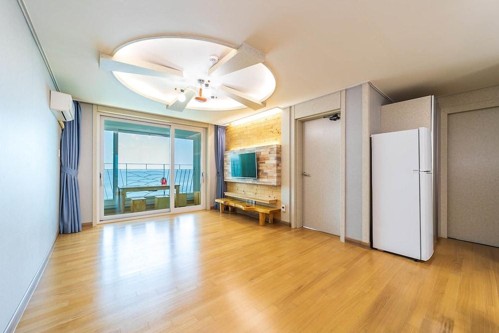 Pension Venezia In Samcheok