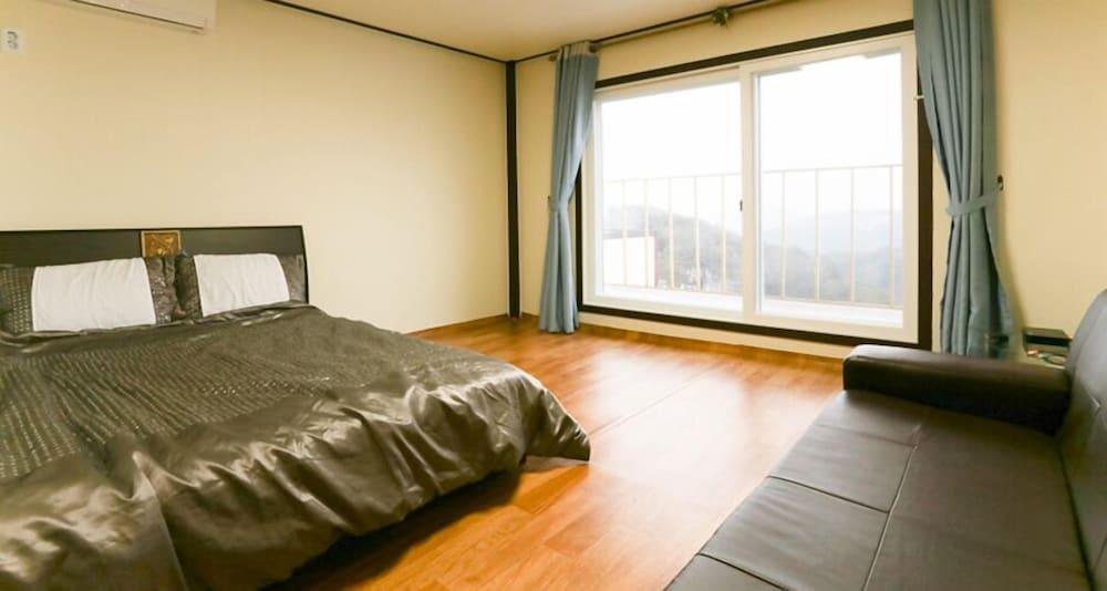 Mir House 1157
