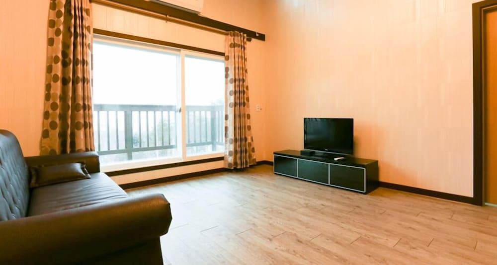 Mir House 1157