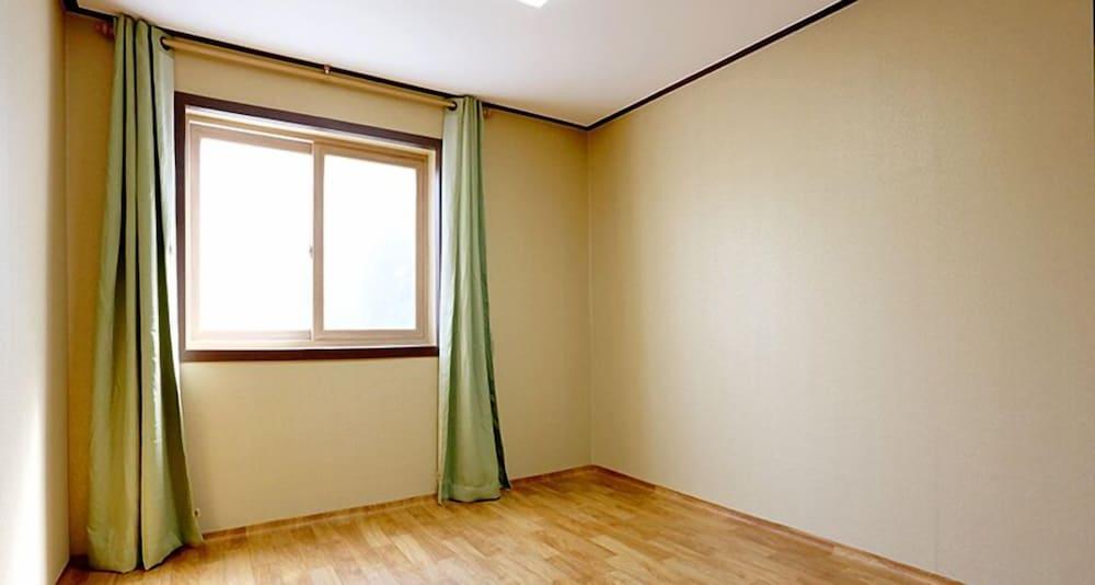 Mir House 1157
