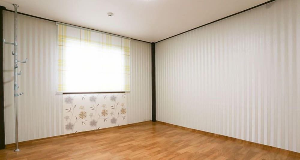 Mir House 1157