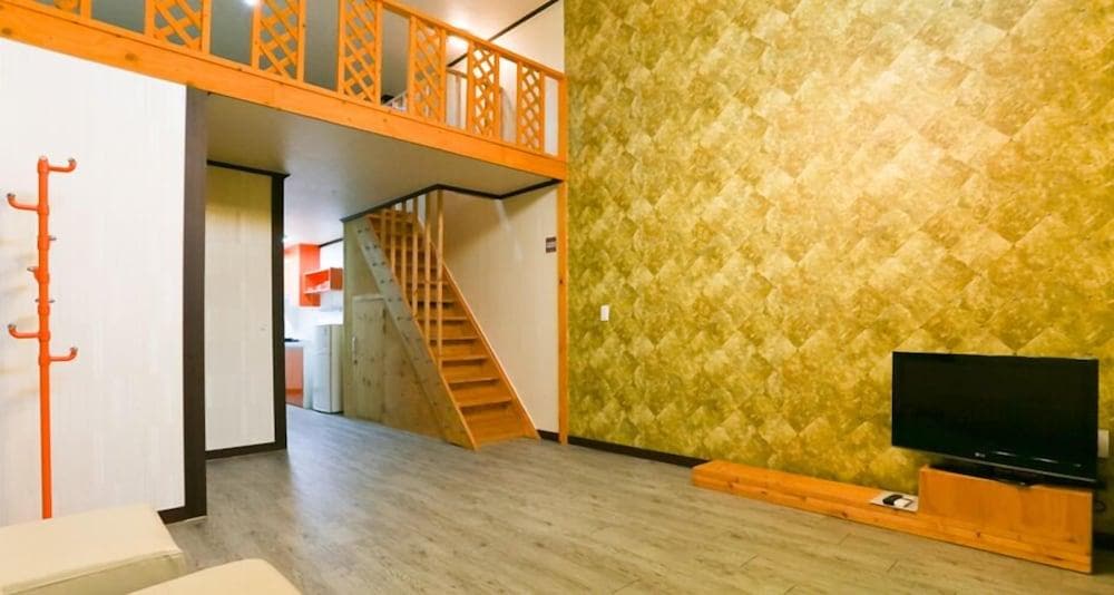 Mir House 1157