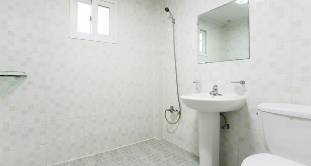 Mir House 1157