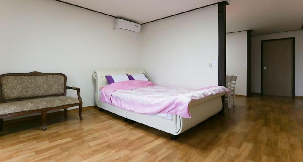 Mir House 1157