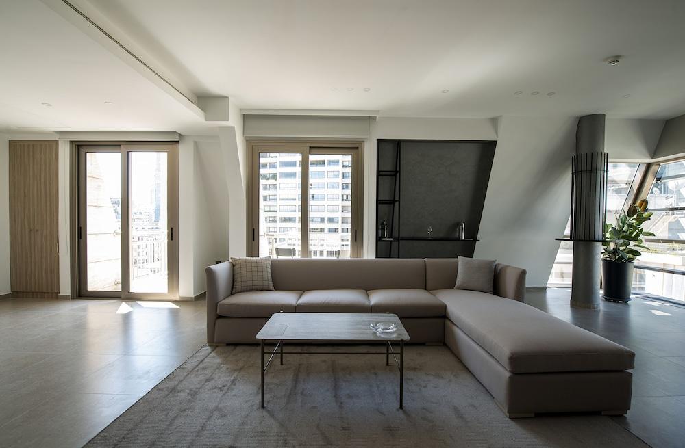 ZUR Studios & Suites