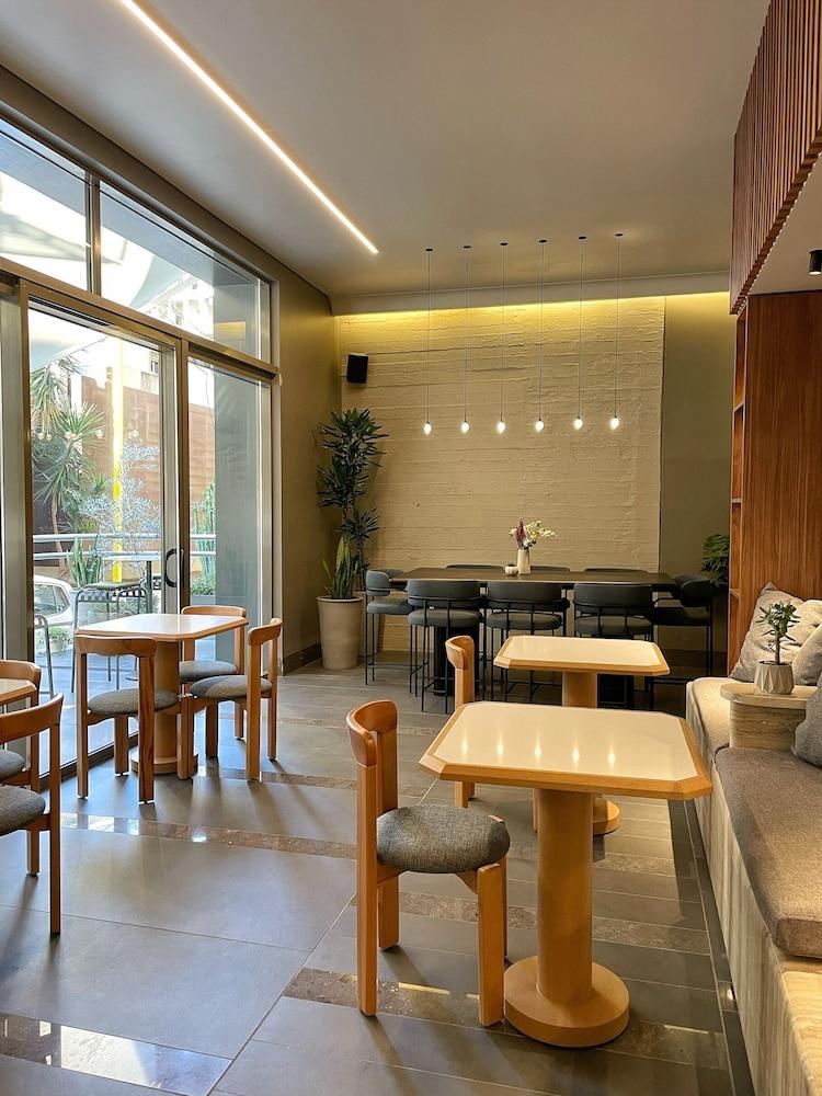 ZUR Studios & Suites