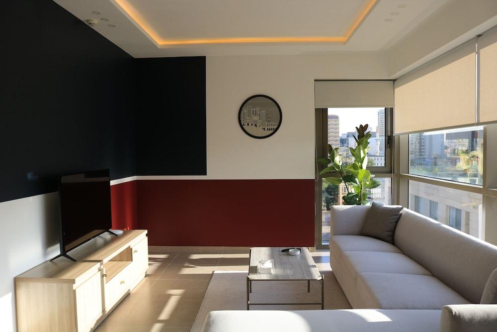 ZUR Studios & Suites