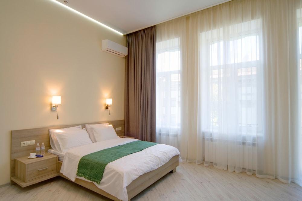 Summit Apart Hotel