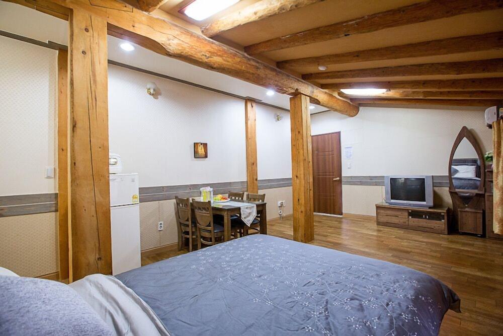 Vivaldi House