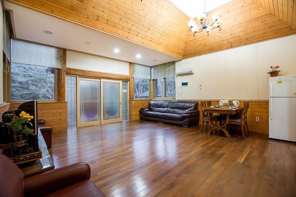 Vivaldi House