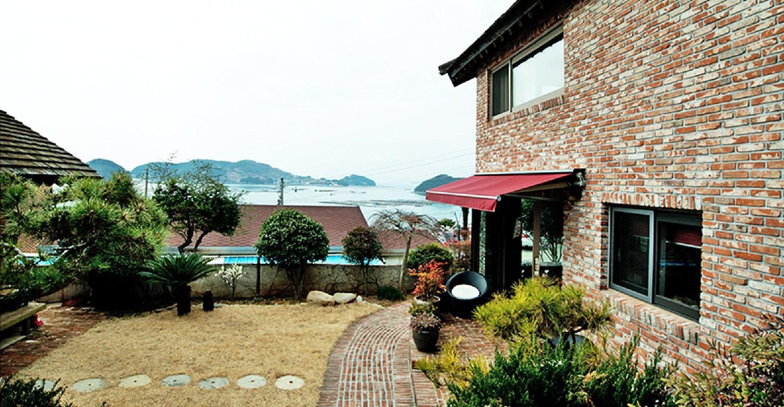 Tongyeong Geobukseon Hotel
