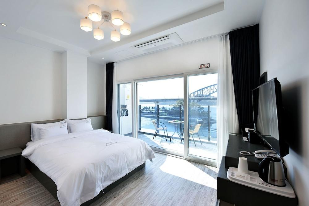 Tongyeong Grande Hostel