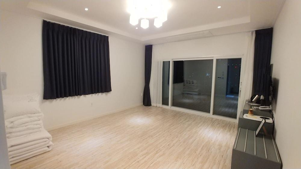 Tongyeong Grande Hostel
